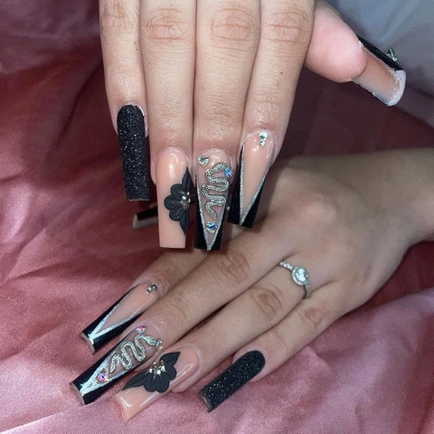 Lange Coffin Press On Nails Zwarte French Zilver Glitter Slang 3D Bloemen Steentjes Ballerina Kunstnagels