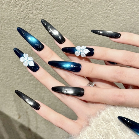 Χειροποίητα Τεχνητά Νύχια Stiletto 3D Λευκό Λουλούδι Στρας Cat Eye Διαβάθμιση Σκούρο Μπλε Μαύρο Κομψό Για Γυναίκες