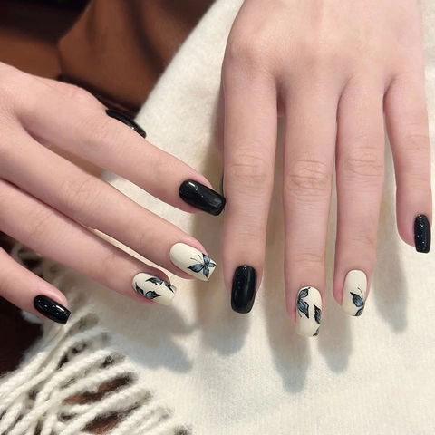 Press On Nails Blue Butterfly Pattern Black White Contrast Square Shape Full Cover False Nails For Women Artificial Finger Art