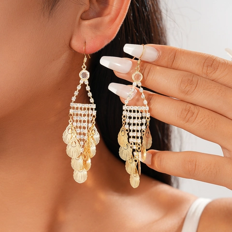 Vintage Palace Style Hollow Leaf Tassel Dangle Earrings Copper Rhinestone Studded Elegant Gold Color For Women Fashion