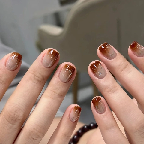 Press On Nails Amber Brown Gradient White Cross Star Glitter Glossy Short Square False Nails For Women Maillard Style