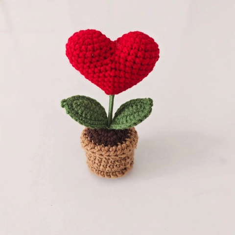 Handgemachte Häkelarbeit Rotes Herz Topfpflanze Schreibtisch Ornament Milchbaumwolle Garn Gestrickte Dekor