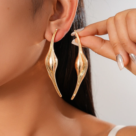 Geometric Curved Abstract Fluid Metal Dangle Earrings In Alloy With Silver Earring Post For Women Sculptural Punk Style