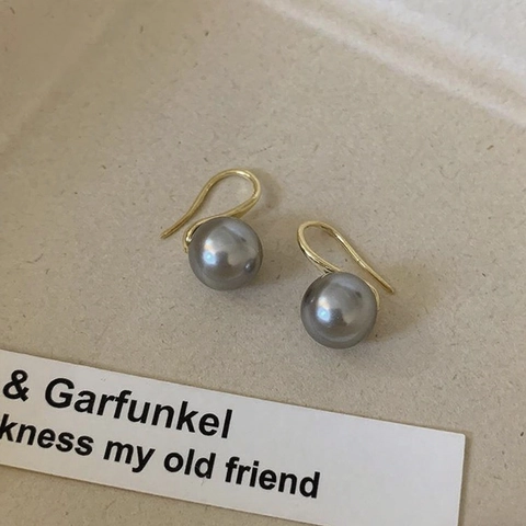 Elegante Graue Runde Imitationsperle Ohrhaken Ohrringe 18K Vergoldet Für Frauen Einfacher Vielseitiger Schmuck