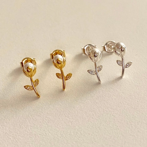 Orecchini A Lobo Tulipano Con Perno In Argento Sterling 925 E Perla de Agua Dulce D'acqua Dolce Gioielli Floreali Eleganti Minimalisti
