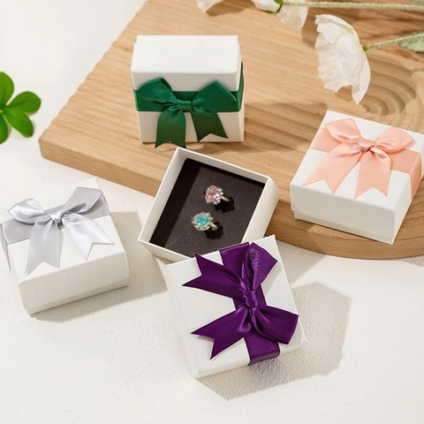 Caja De Joyería Cuadrada Cartón Papel Almacenamiento Regalo Con Lazo De Cinta Inserto De Esponja Para Collar Anillo Pendientes