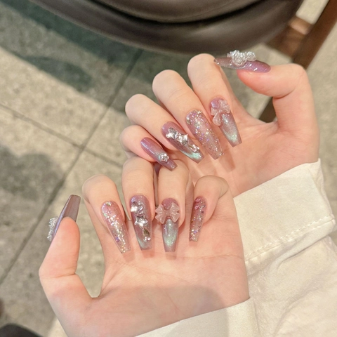 Handgefertigte Katzenauge Künstliche Nägel Lange Sargform Traumhaft Lila Grau Mit 3D Blume Strass Schleife Sternen Design Für Damen