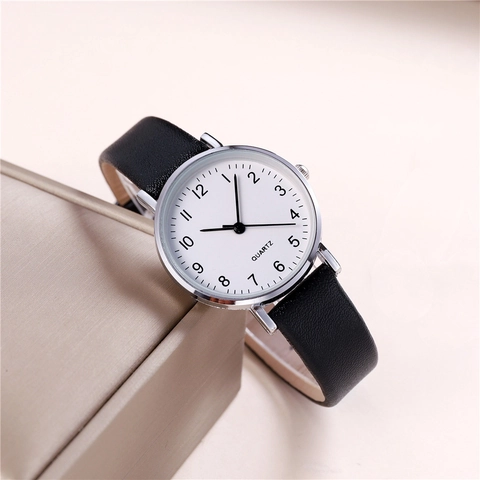 Damen Quarzuhr PU Lederarmband Legierungsgehäuse Arabische Ziffern Rundes Zifferblatt Einfache Lässige Armbanduhr