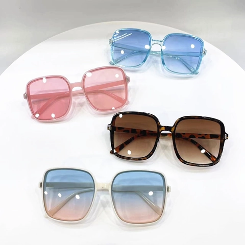 Fashion Square Oversized Sunglasses For Women PC Frame UV400 Protection Gradient Lens Trendy Eyewear