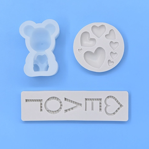 Stampi In Silicone Per Decorazione Torte Fai Da Te Forme Cuore Orso Lettere LOVE Per Cioccolato Fondant Sapone Resina