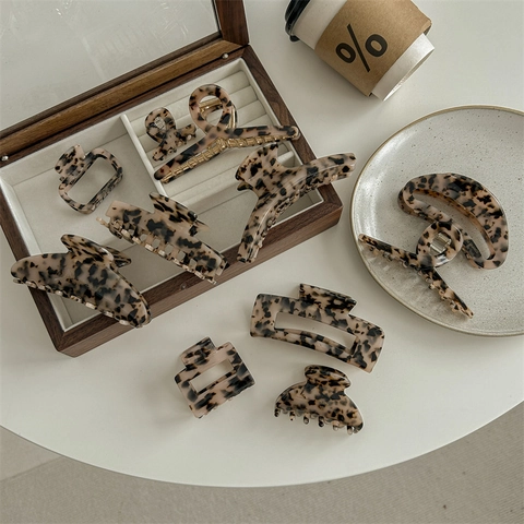Hair Claw Clips Acetate Leopard Tortoiseshell Pattern Vintage French Style Fashion Accessories For Women Daily Styling