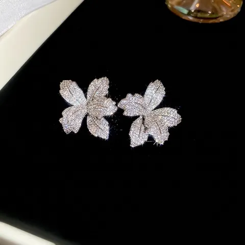 Bloem Knopoorbellen Koper Zirkonia Glinsterend Luxe Elegant Accessoire Met Zilveren Oorstokje Voor Dames