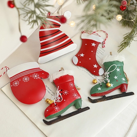 Ornamenti Appesi Di Natale Ferro Dipinto Decorazioni Albero Di Natale Stivali Guanti Calze Cappello Forme Festivo