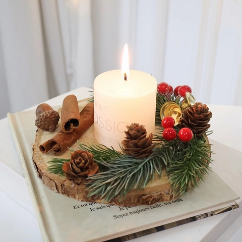 Weihnachts Kerzenhalter Natürliche Holzscheibe Kiefernzapfen Beeren Glocke Dekoration Nordischer Waldstil Festlicher Tischschmuck