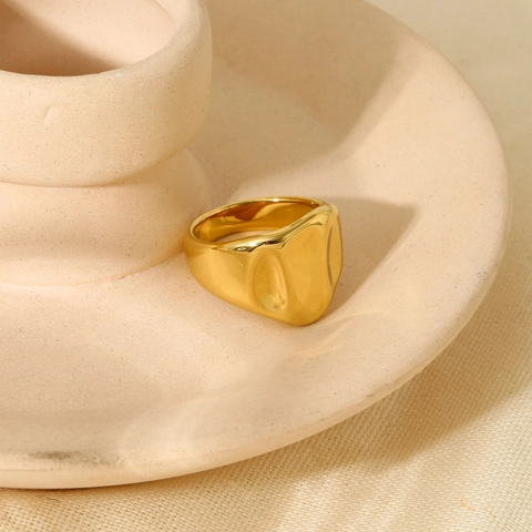 Vintage Hammered Stainless Steel Wide Ring For Women 16K Gold Plated Irregular Wave Textured Band Jewelry Fashion Daily Accessory