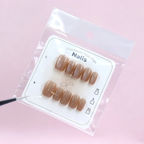 Handgefertigte Cat Eye Press On Nägel Glänzend Nude Champagner Quadratisch Elegant Maniküre