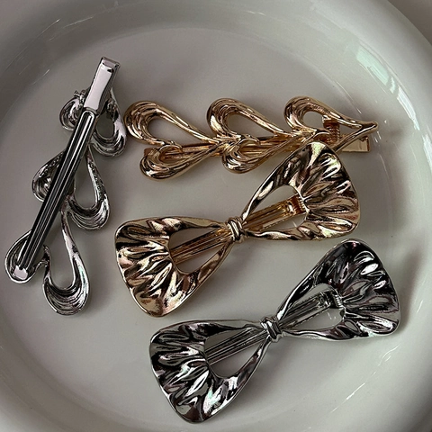 Elegante Metalen Haarspeldjes Franse Stijl Strik En Hartvormige Legering Eendenbek Zijclips Voor Dames Zoete Mode Haaraccessoires