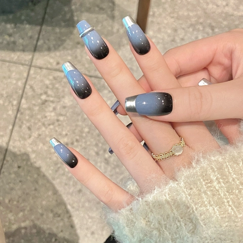 Künstliche Nägel Schwarz Blau Farbverlauf Silber French Tips Metallring Deko Dark Cyberpunk Sargform Harz Gothik Stil