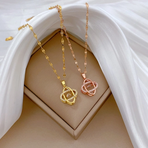 Elegant Interlocking Geometric Circles Pendant Necklace Titanium Steel Chain Copper Micro Inlaid Zircon Floating Crystal Jewelry Women