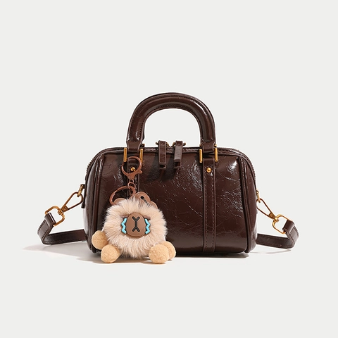 Borsa Boston In Pelle PU Lucida Da Donna Borsa A Mano A Tracolla Versatile Con Simpatico Ciondolo In Peluche Moda Quotidiana