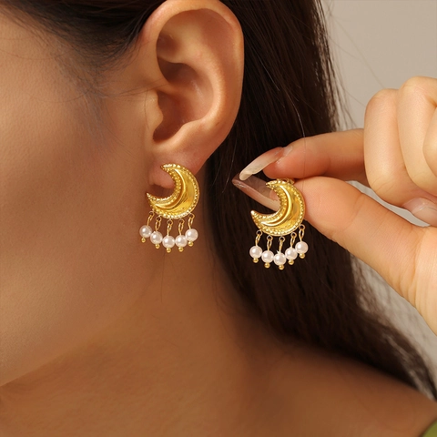 Luxurious British Style Commute Geometric Moon Tassel Titanium Steel Imitation Pearl 18K Gold Plated Drop Earrings
