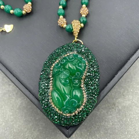 Collier Pendentif Pi Xiu en Jade Aventurine Style Français Vintage Cuivre Plaqué Or Strass Vert Bijoux Ethniques pour Femmes