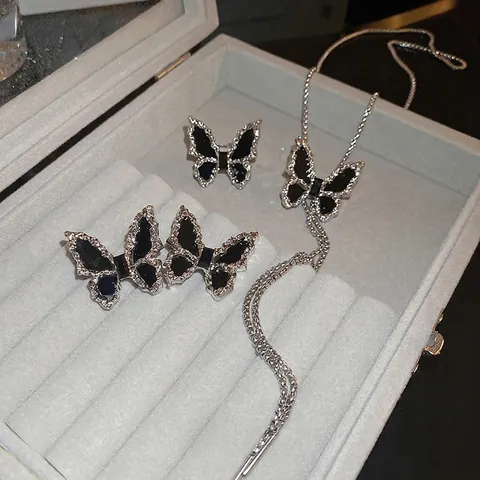 Schmetterling Legierung Strass Quaste Halskette Silber Ohrringpfosten Ring Elegante Schwarze Vintage Accessoires Für Frauen