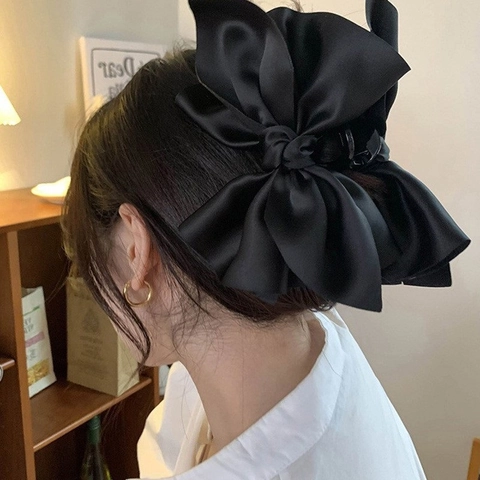 Elegant Fabric Velvet Satin Bow Hair Claw Clip For Women High-End Large Shark Clip Fashion Vintage Handmade Headwear Hair Accessory