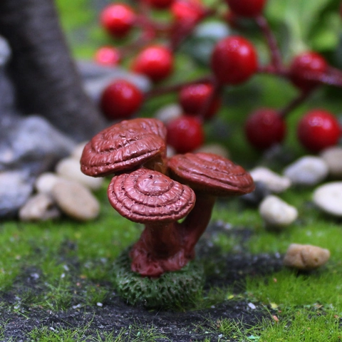 Miniature Mushroom Ornaments Resin Lingzhi Model Realistic Micro Landscape Gardening Fairy Garden Decor Succulent Plants