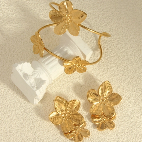 Mode Sieraden Roestvrij Staal 18K Verguld Bloem Vlinder Open Armring Oorknopjes Voor Vrouwen Elegant Retro