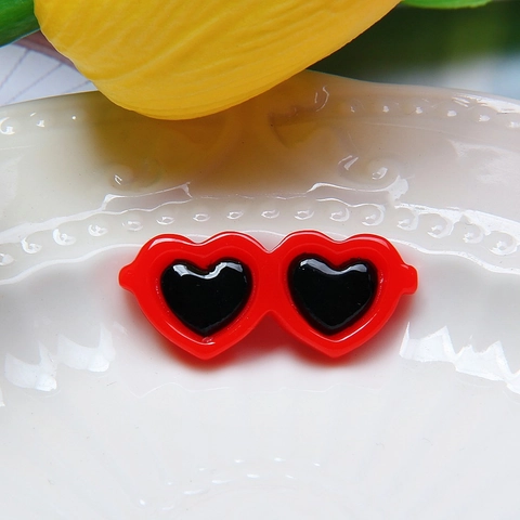 Mini Cuore Occhiali Da Sole Ciondoli Resina Forma Di Cuore Colorato DIY Artigianato Accessori Per Bambole Ornamenti Animali
