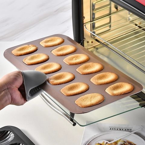 Madeleine Cake Mold Nonstick Shell Shape Baking Pan Carbon Steel Champagne Gold Professional Kitchen Dessert Tool