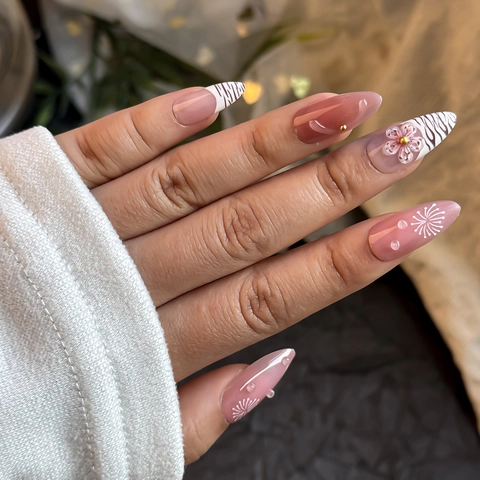 Press On Nails Amandelvorm 3D Bloem Zebra Strepen Frans Nude Verloop Glanzend Strass Kunst Voor Vrouwen