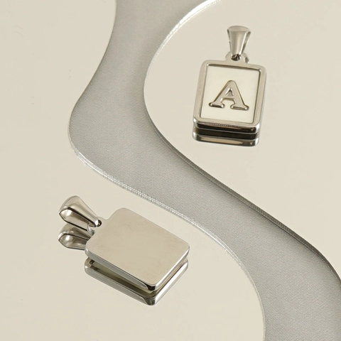 Roestvrijstalen Ketting Met Letter Hanger Schelp Inlay 18k Verguld Rechthoekige Hanger Mode Sieraden Voor Dames
