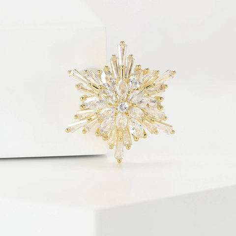 Elegant Snowflake Brooch Micro Pave Copper Zirconia Pins Gold Silver Color For Women Suit Dress Wedding Jewelry Gift