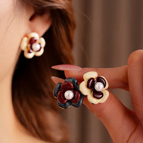 Orecchini A Lobo Camelia Vintage Francese In Lega Smalto Con Imitazione Perla Artificial E Perno In Argento Gioielli Eleganti