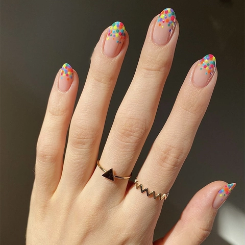 Frisse Zomer Press On Nagels Gekleurde Stip Patronen Ronde Ovale Kunstnagels Waterdicht Verwijderbaar Zoete Manicure Tips