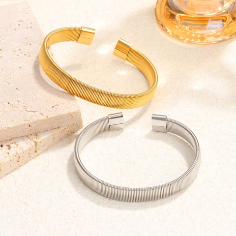 Minimalistische Titanium Stalen Open Manchet Armband Getextureerde Watergolf Spiraal Bangle Industrieel Punk Sieraden