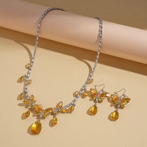 Butterfly Water Drop Pendant Necklace Copper Yellow Rhinestone Inlaid Retro Elegant Jewelry For Women Fashion
