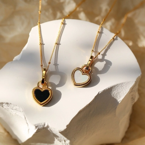 Double Sided Black White Heart Pendant Necklace For Women Stainless Steel Titanium Steel Clavicle Chain Jewelry Gift