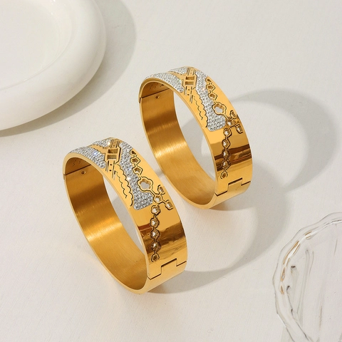 Hollow Flower Wide Bangle Bracelet For Women Titanium Steel 18K Gold Plated Rhinestone Inlaid Fashion Jewelry Accessory