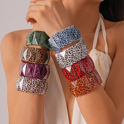Fashion Acrylic Leopard Print Wide Bracelet Stretchy Geometric Square Patchwork Bangle Jewelry For Women Unique Bold Style