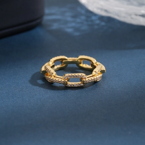 Eleganter Ausgehöhlter Kettengliedring Für Damen Kupfer Vergoldet Mit Zirkonia Minimalistischer Nischenmodeschmuck