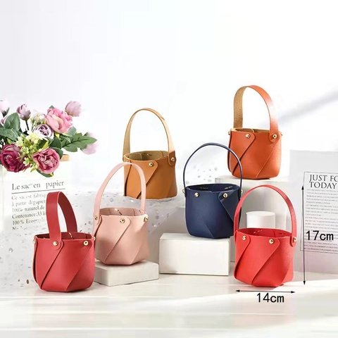 Mini PU Leather Candy Favor Bag Handheld Bucket Shape Gift Pouch With Gold Rivets For Wedding Party