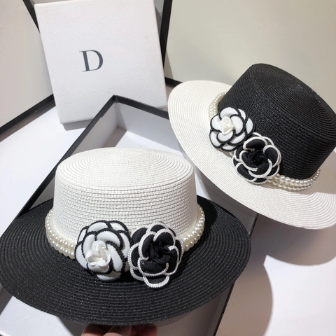 Women's Straw Boater Hat Flat Top Wide Brim Elegant Contrast Color Sun Protection Vacation Hat With Camellia Artificial Pearl