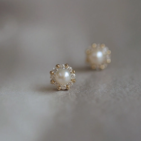 Elegant Faux Artificial Pearl Flower Cluster Stud Earrings With 925 Sterling Silver Earring Post Gold Plated Retro French Style