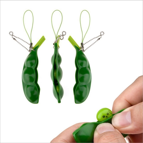 Stress Relief Squeeze Pea Pod Peanut Fidget Toys Keychain Portable Sensory Toy With Facial Expressions Green