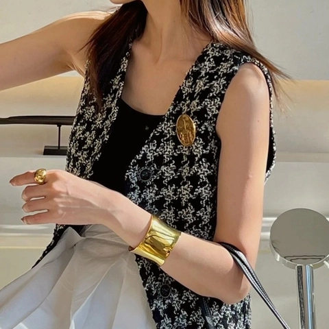Minimalistischer Breiter Armreif Legierung Glatt Poliert Geometrisch Offenes Design Für Damen Modernes Luxus Schmuckstück