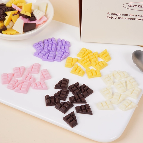 Miniature Chocolate Bar Realistic DIY Craft Accessories PVC Resin Food Play Material For Phone Case Decoration Colorful