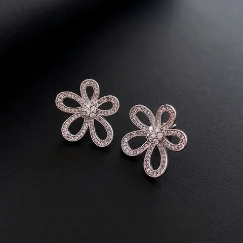 Pendientes De Flores Huecas Circonitas Incrustadas Joyas De Cobre Con Poste De Plata Estilo Vintage Elegante Para Mujeres
